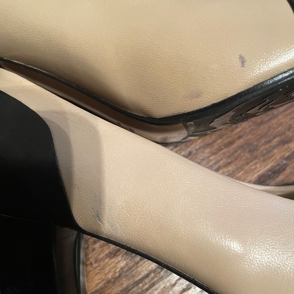 Taryn Rose two toned spectator pump - Picture 7 of 8